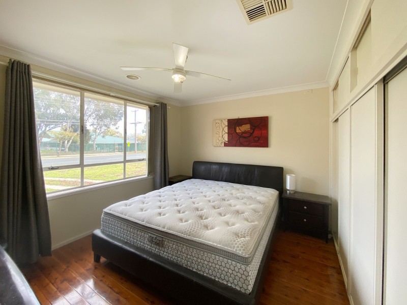 330 Cheyenne Drive, Lavington NSW 2641