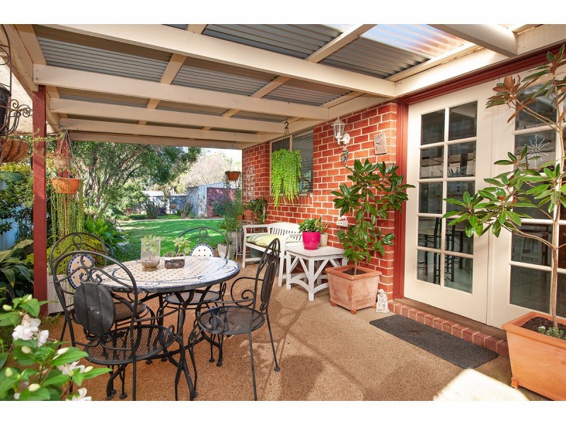 132 Hammer Street, Howlong NSW 2643