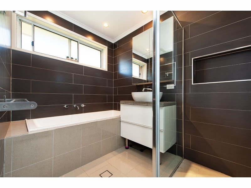 300 Union Road, Lavington NSW 2641