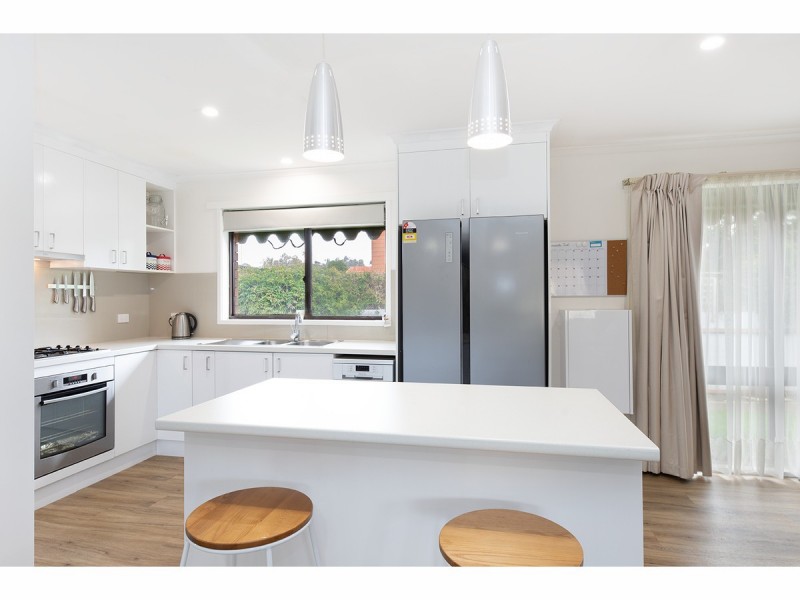 2/23 Wentworth Court, Lavington NSW 2641