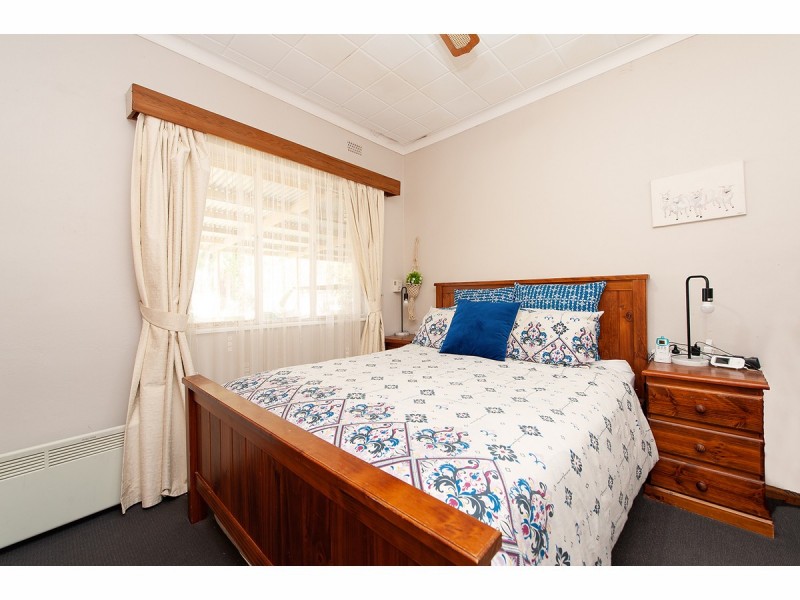 460 Bownds Street, Lavington NSW 2641