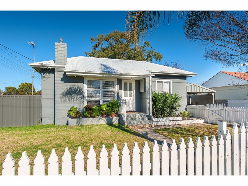 327 Curlew Crescent, North Albury NSW 2640