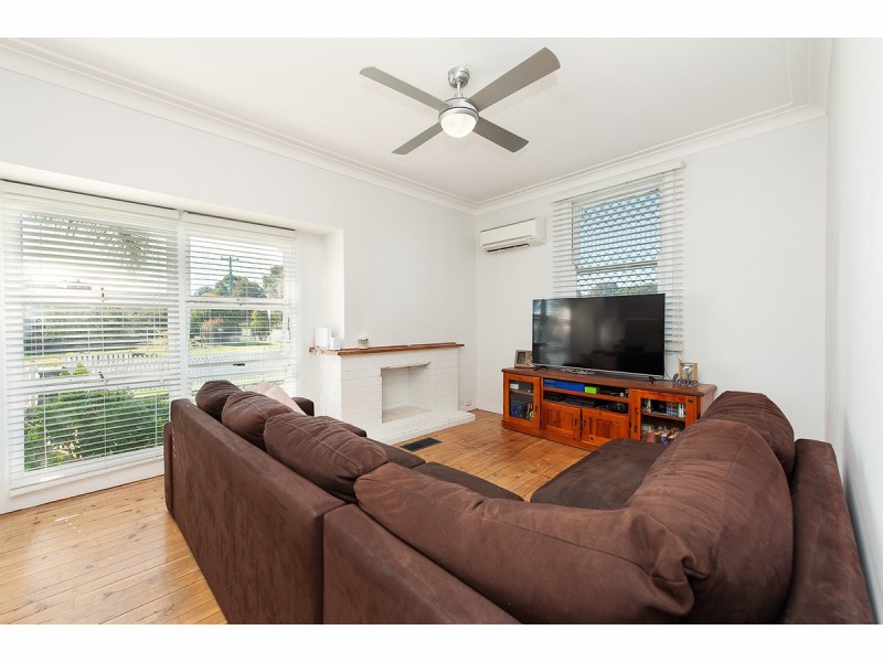 327 Curlew Crescent, North Albury NSW 2640