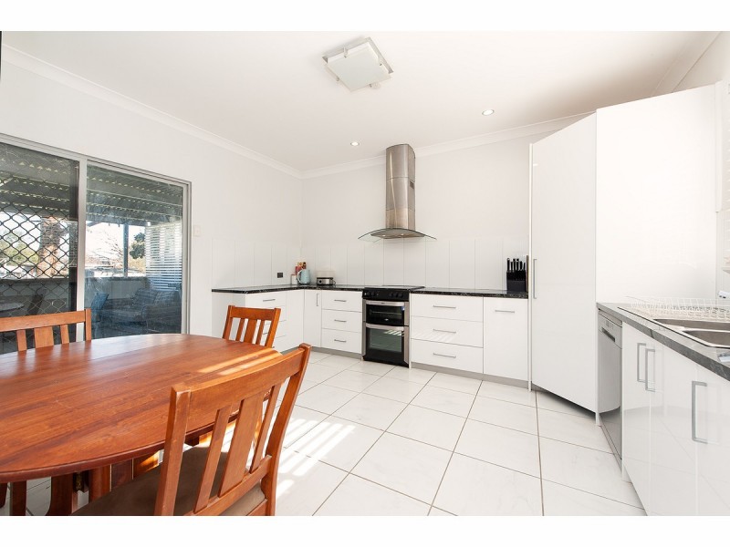 327 Curlew Crescent, North Albury NSW 2640