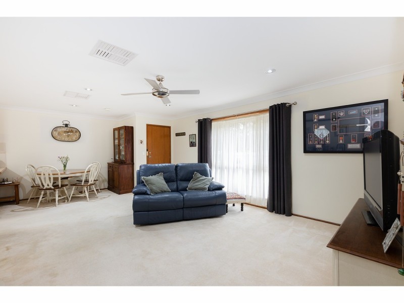 1/15 Neptune Drive, Lavington NSW 2641
