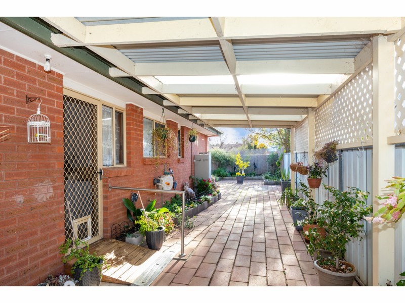 1/15 Neptune Drive, Lavington NSW 2641