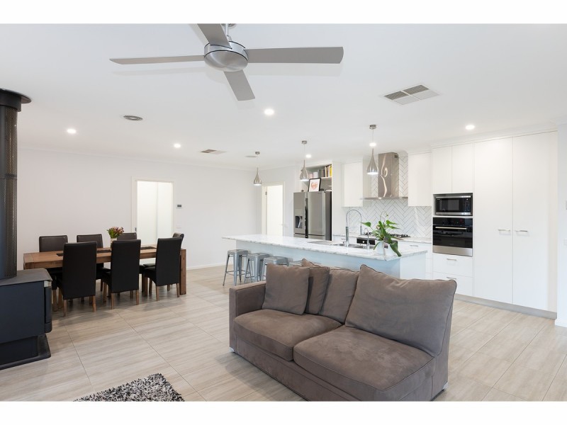 86 Cuthbert Street, Killara VIC 3691