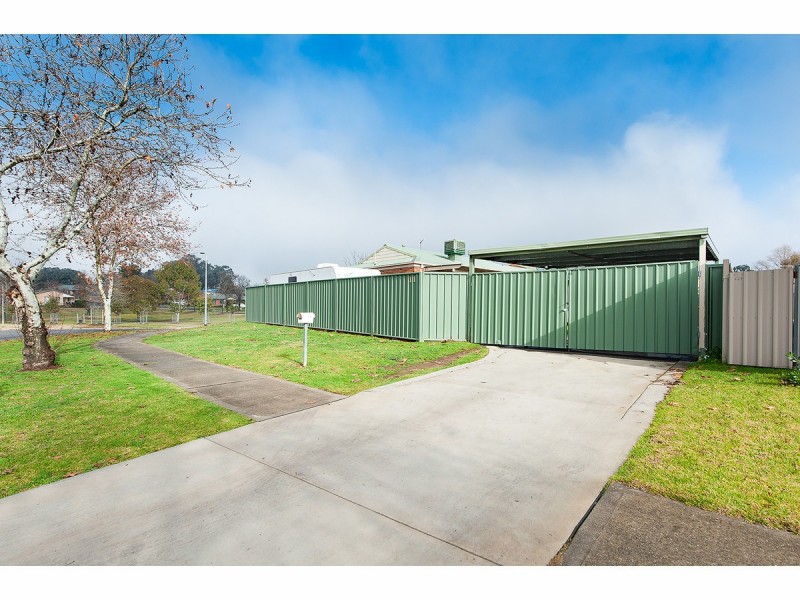 11 Oakmont Circuit, Wodonga VIC 3690