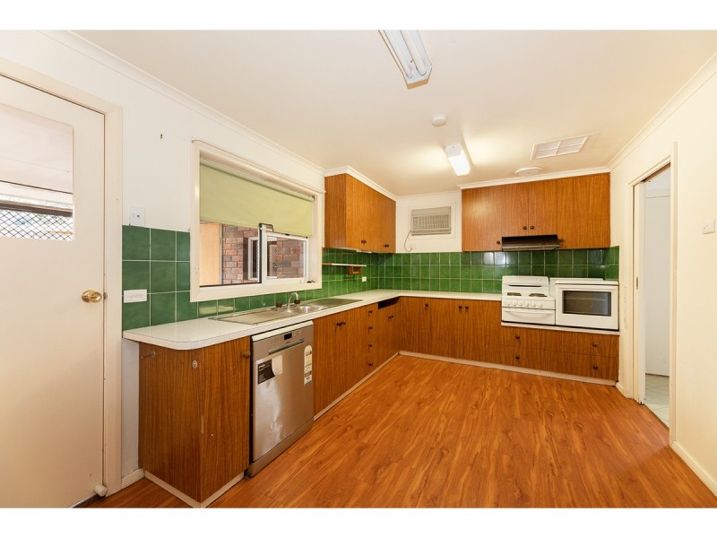 18 Benn Crescent, West Albury NSW 2640