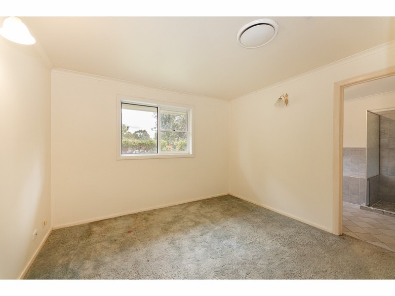 18 Benn Crescent, West Albury NSW 2640