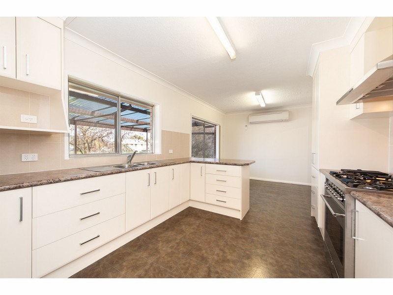 571 Buchhorn Street, Lavington NSW 2641