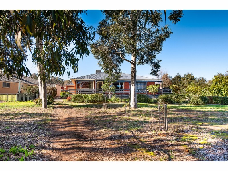 4 Cremin Court, Thurgoona NSW 2640