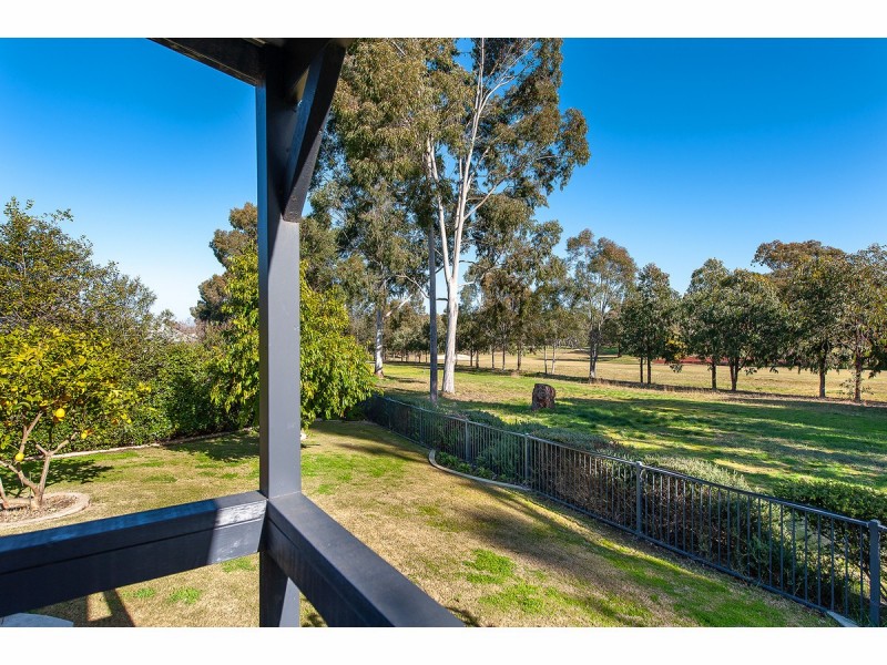 4 Cremin Court, Thurgoona NSW 2640