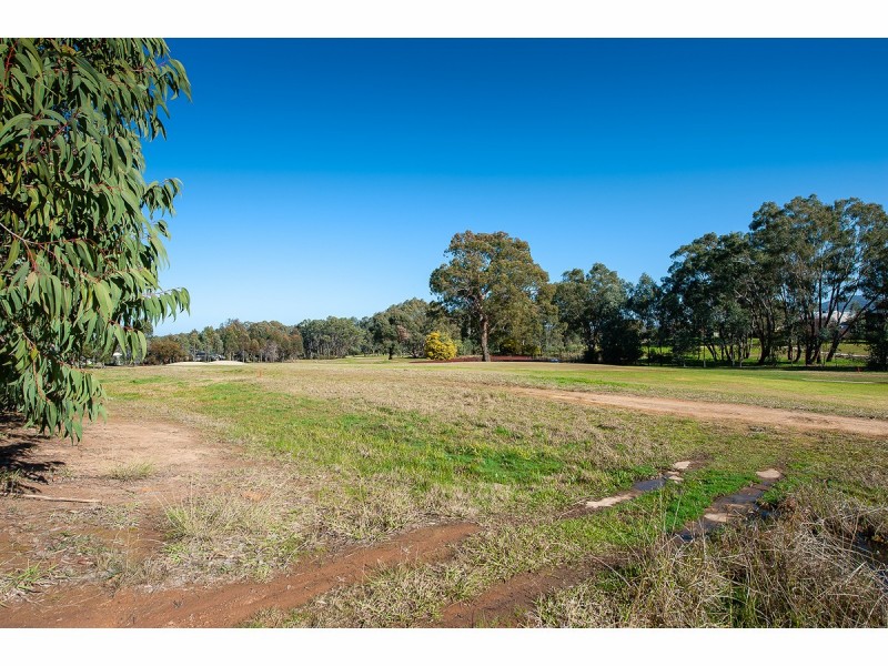4 Cremin Court, Thurgoona NSW 2640