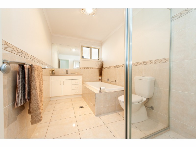 4 Cremin Court, Thurgoona NSW 2640