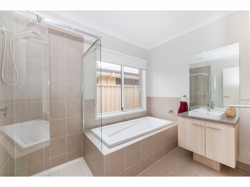 753 Centaur Road, Lavington NSW 2641
