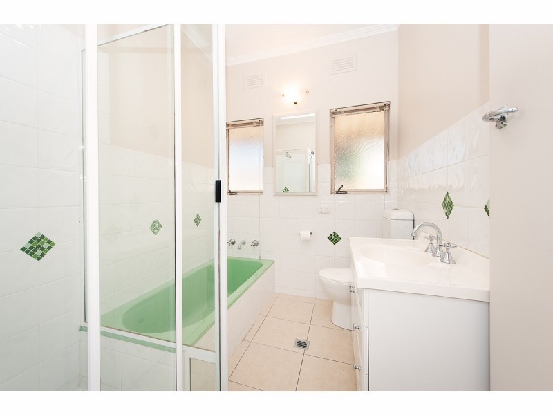 582 Poole Street, Albury NSW 2640