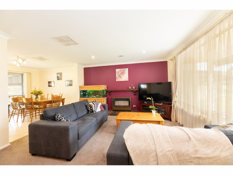 604 Krautz Street, Lavington NSW 2641