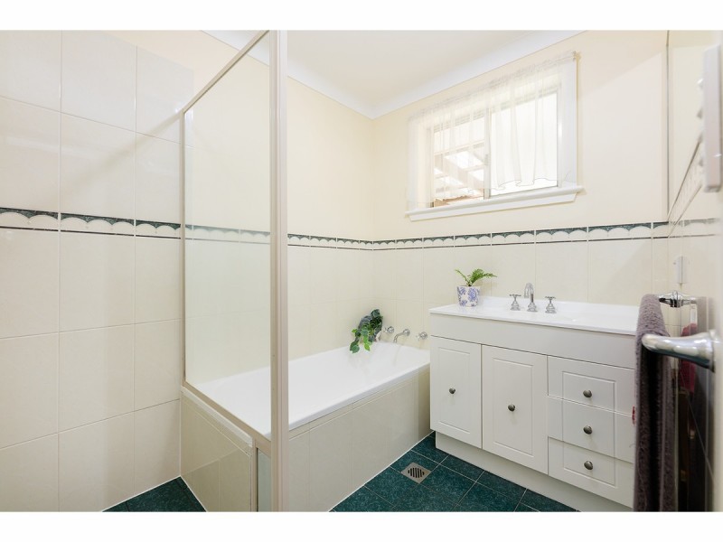 604 Krautz Street, Lavington NSW 2641