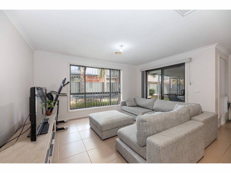 9 Wills Court, Thurgoona NSW 2640