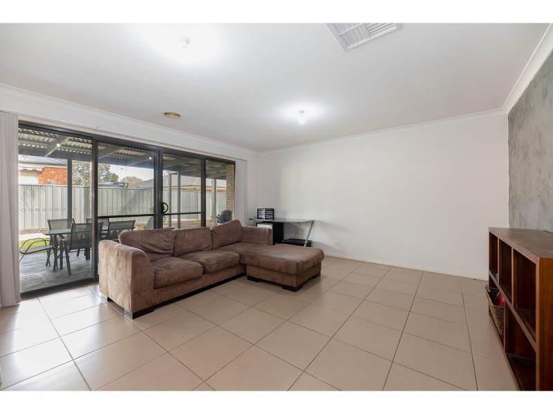 9 Wills Court, Thurgoona NSW 2640