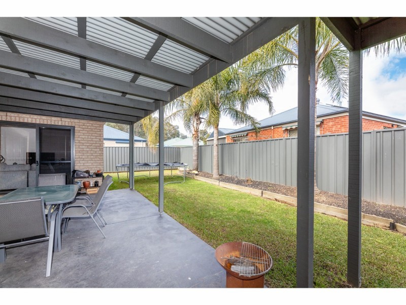 9 Wills Court, Thurgoona NSW 2640