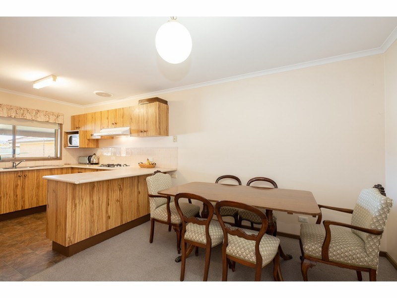 2/52 McMaster Avenue, Lavington NSW 2641