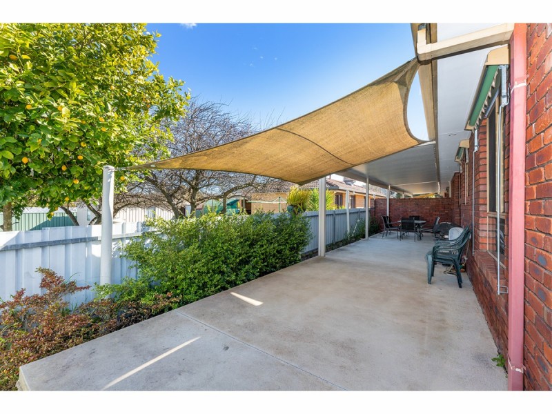 2/52 McMaster Avenue, Lavington NSW 2641