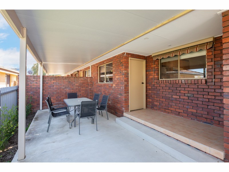 2/52 McMaster Avenue, Lavington NSW 2641