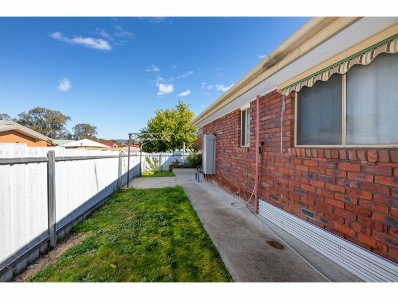 2/52 McMaster Avenue, Lavington NSW 2641