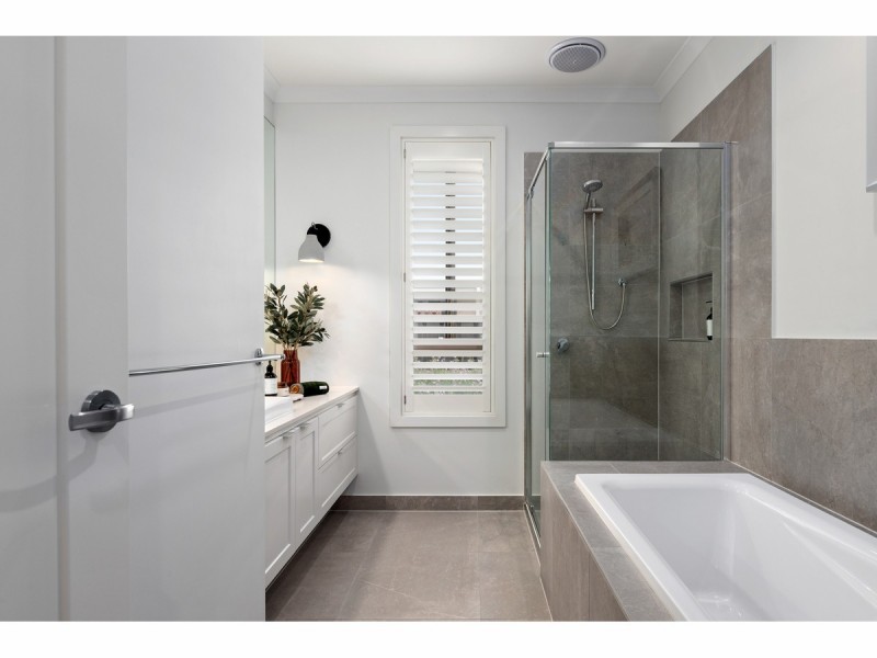 21 Yarrabee Drive, Wirlinga NSW 2640