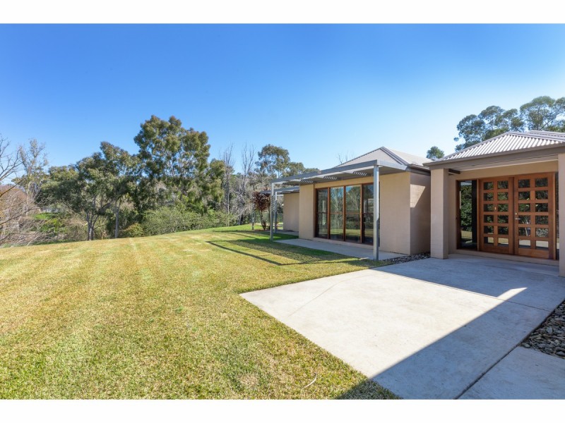 301 Splitters Creek Road, Splitters Creek NSW 2640