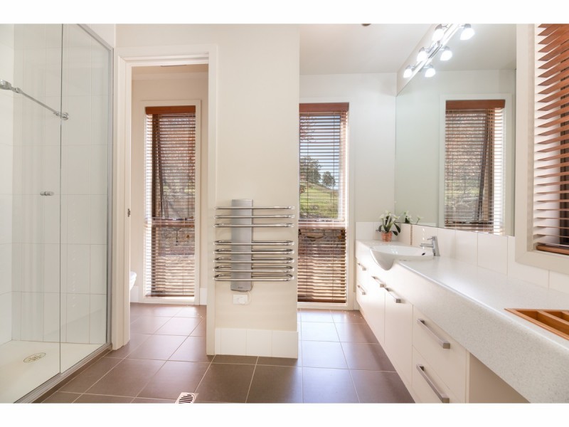 301 Splitters Creek Road, Splitters Creek NSW 2640