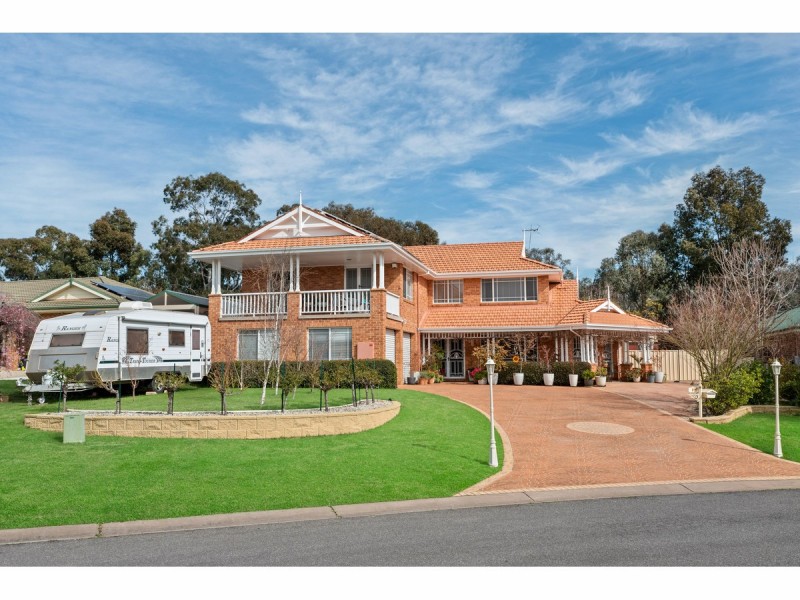 1 The Copse, Thurgoona NSW 2640