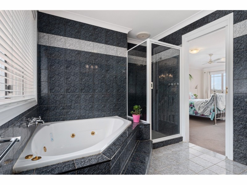 1 The Copse, Thurgoona NSW 2640
