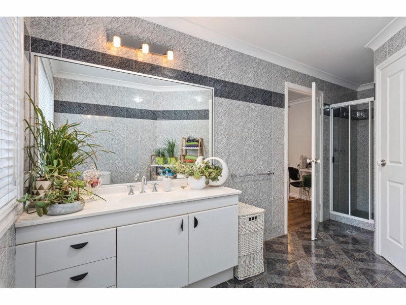 1 The Copse, Thurgoona NSW 2640