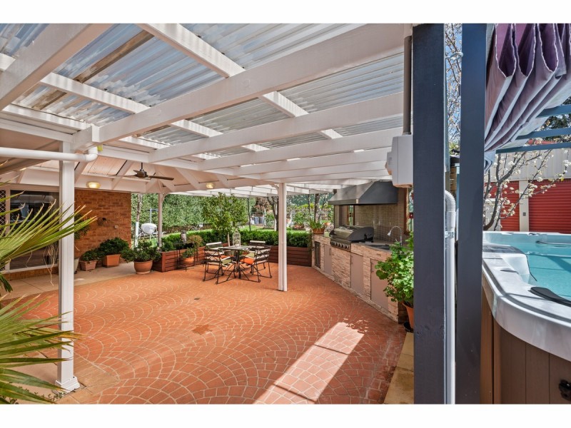 1 The Copse, Thurgoona NSW 2640