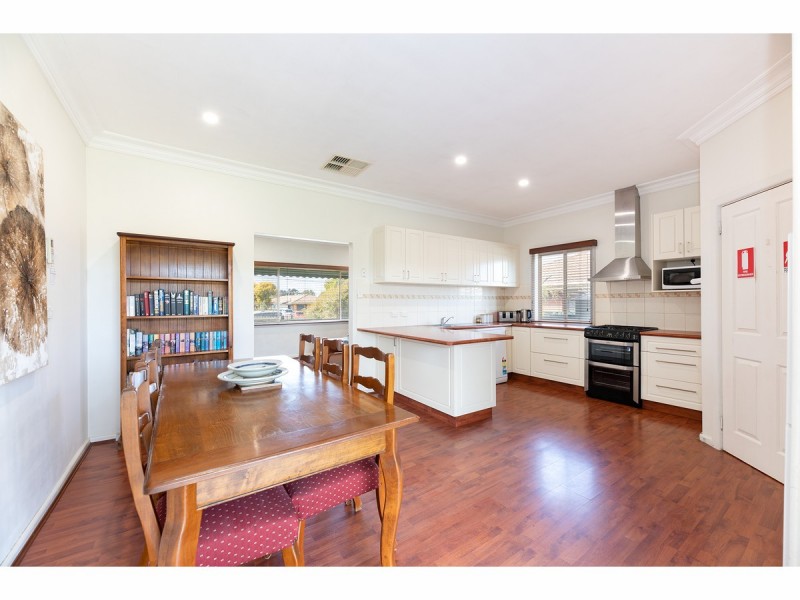 705 East Street, East Albury NSW 2640