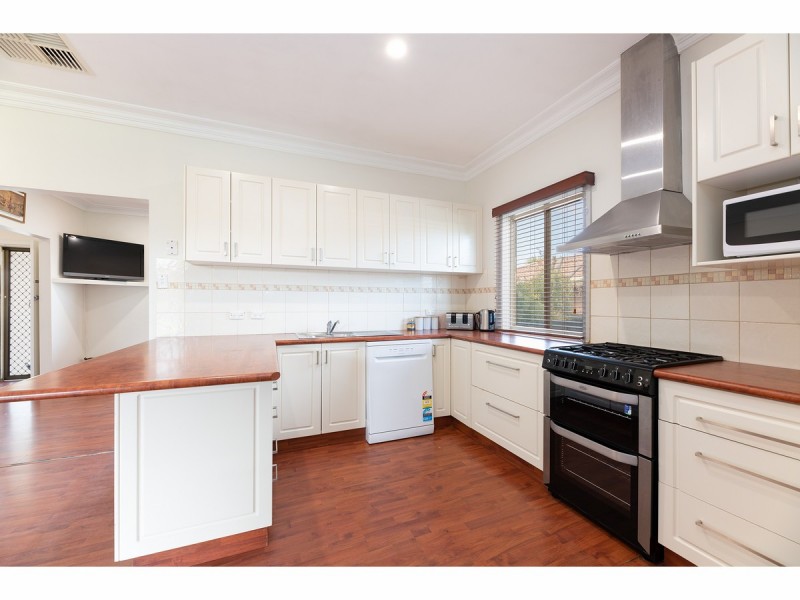 705 East Street, East Albury NSW 2640