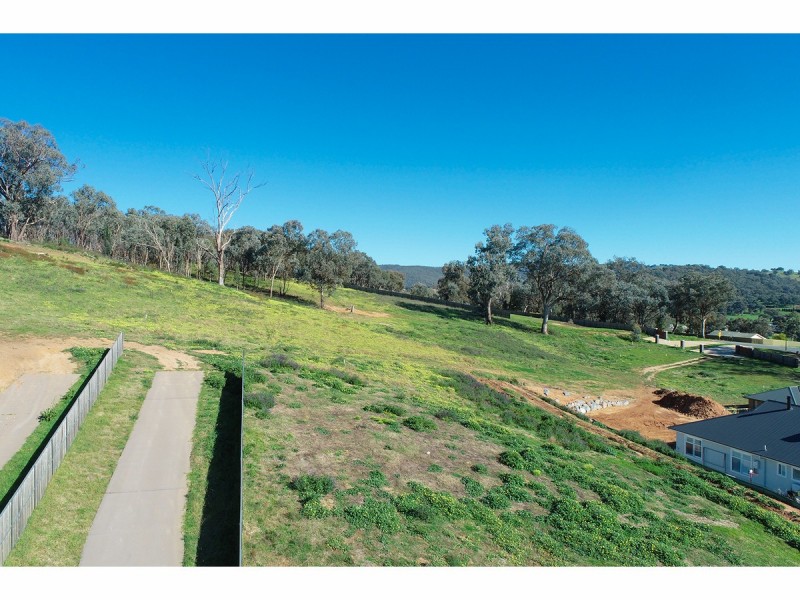 72 Baltimore Avenue, Hamilton Valley NSW 2641