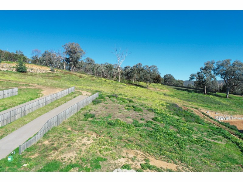 72 Baltimore Avenue, Hamilton Valley NSW 2641