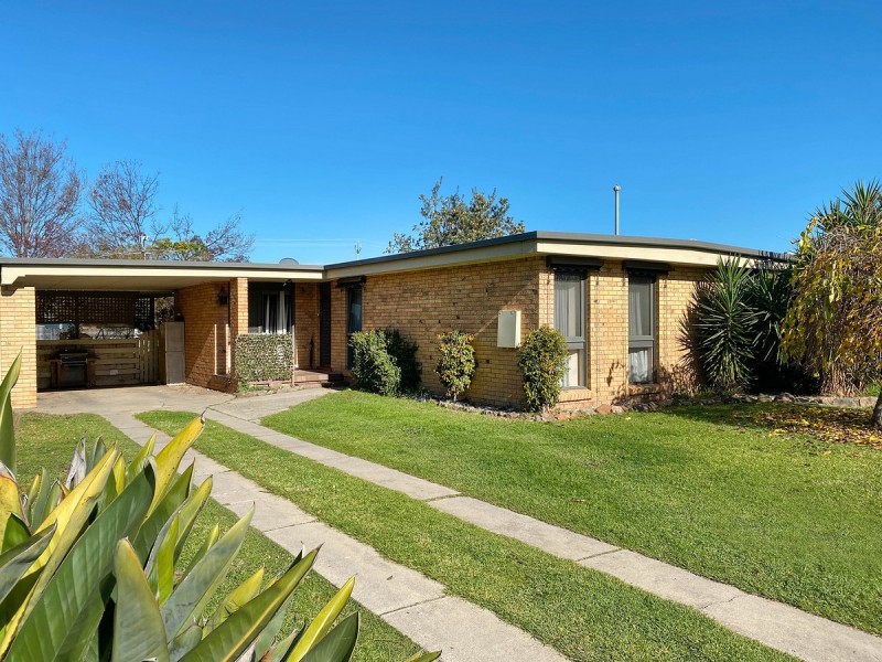 331 Haines Court, Lavington NSW 2641