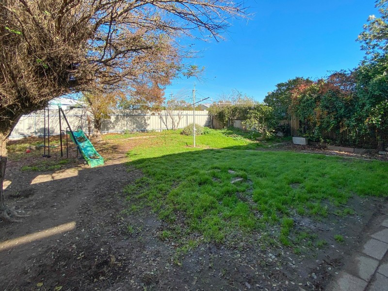331 Haines Court, Lavington NSW 2641