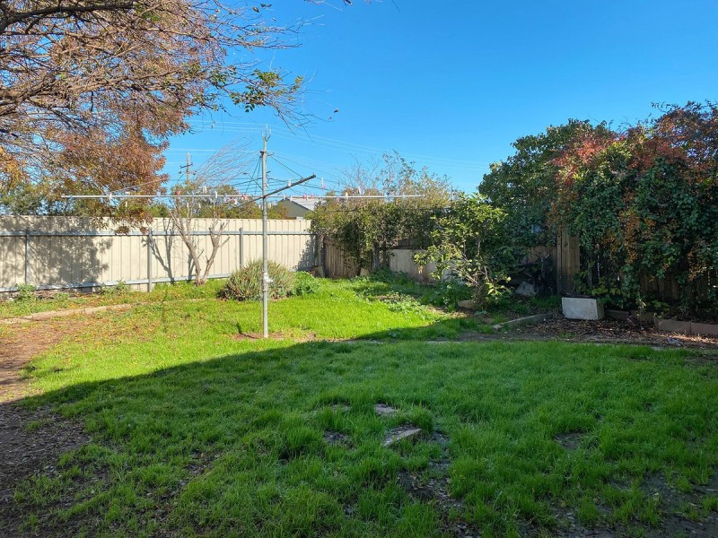 331 Haines Court, Lavington NSW 2641