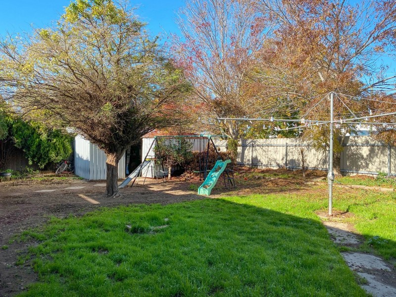 331 Haines Court, Lavington NSW 2641