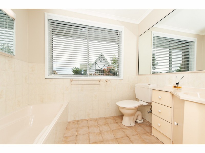 47 Western View Drive, West Albury NSW 2640