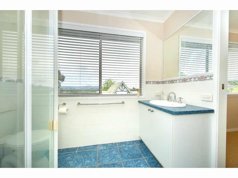 47 Western View Drive, West Albury NSW 2640