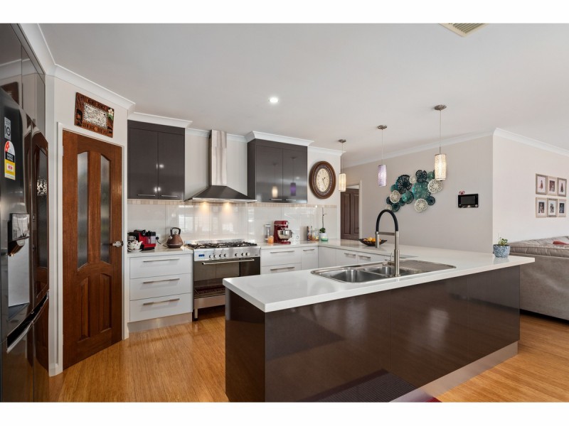 28 Wellington Drive, Thurgoona NSW 2640