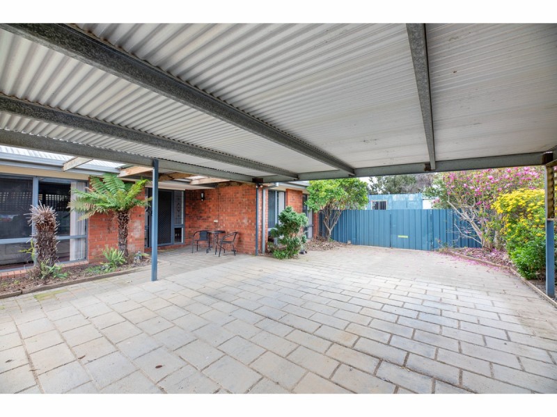 92 Hammer Street, Howlong NSW 2643