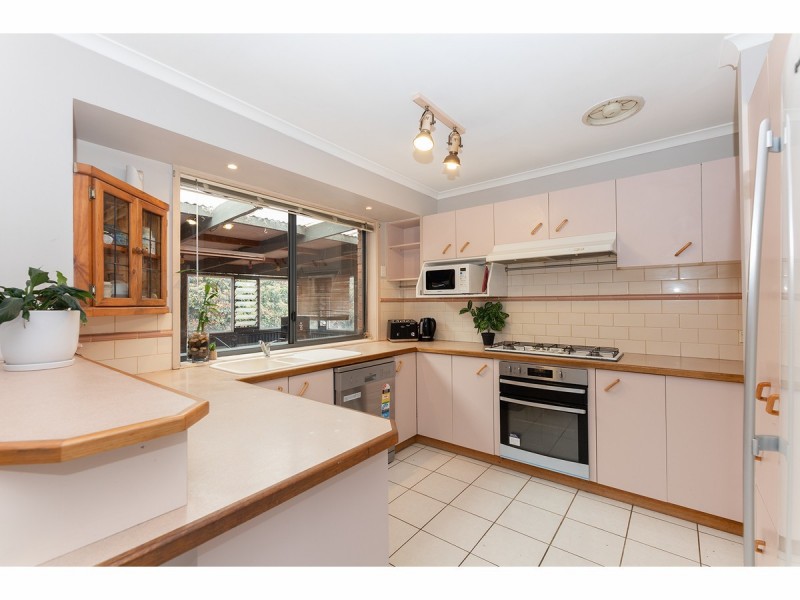 92 Hammer Street, Howlong NSW 2643